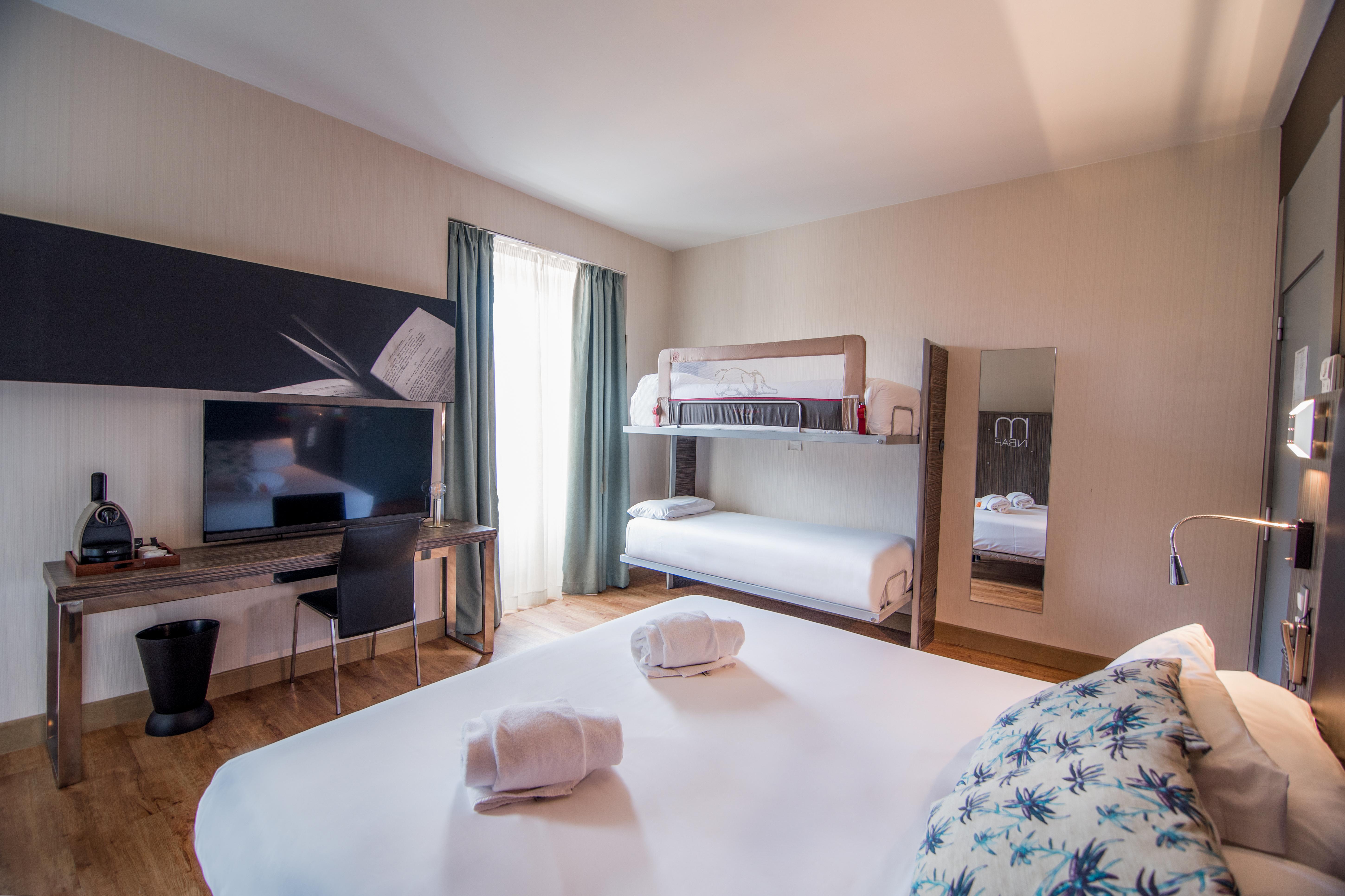 Petit Palace Santa Cruz Hotel 4*