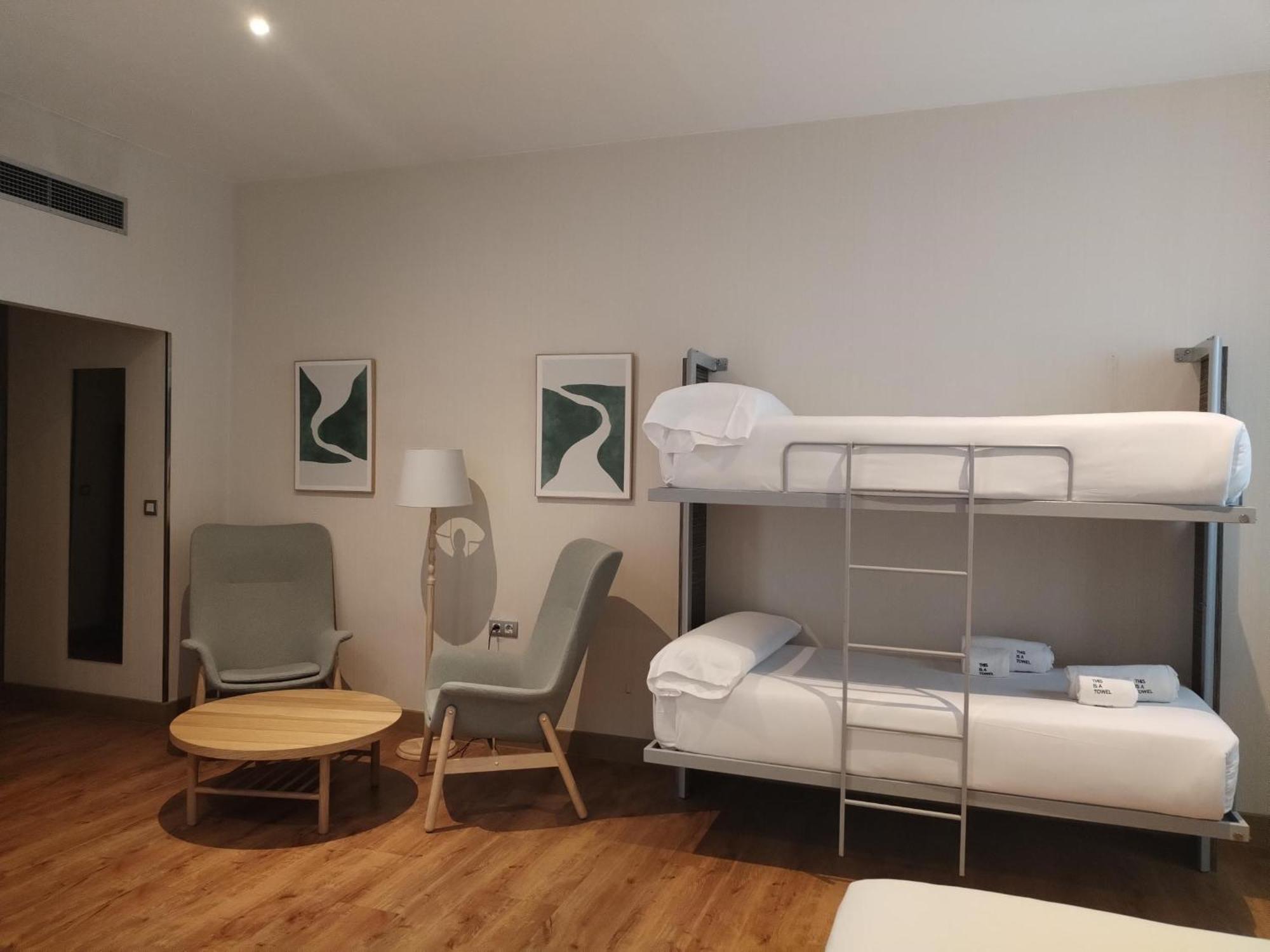 Petit Palace Santa Cruz Hotel 4*