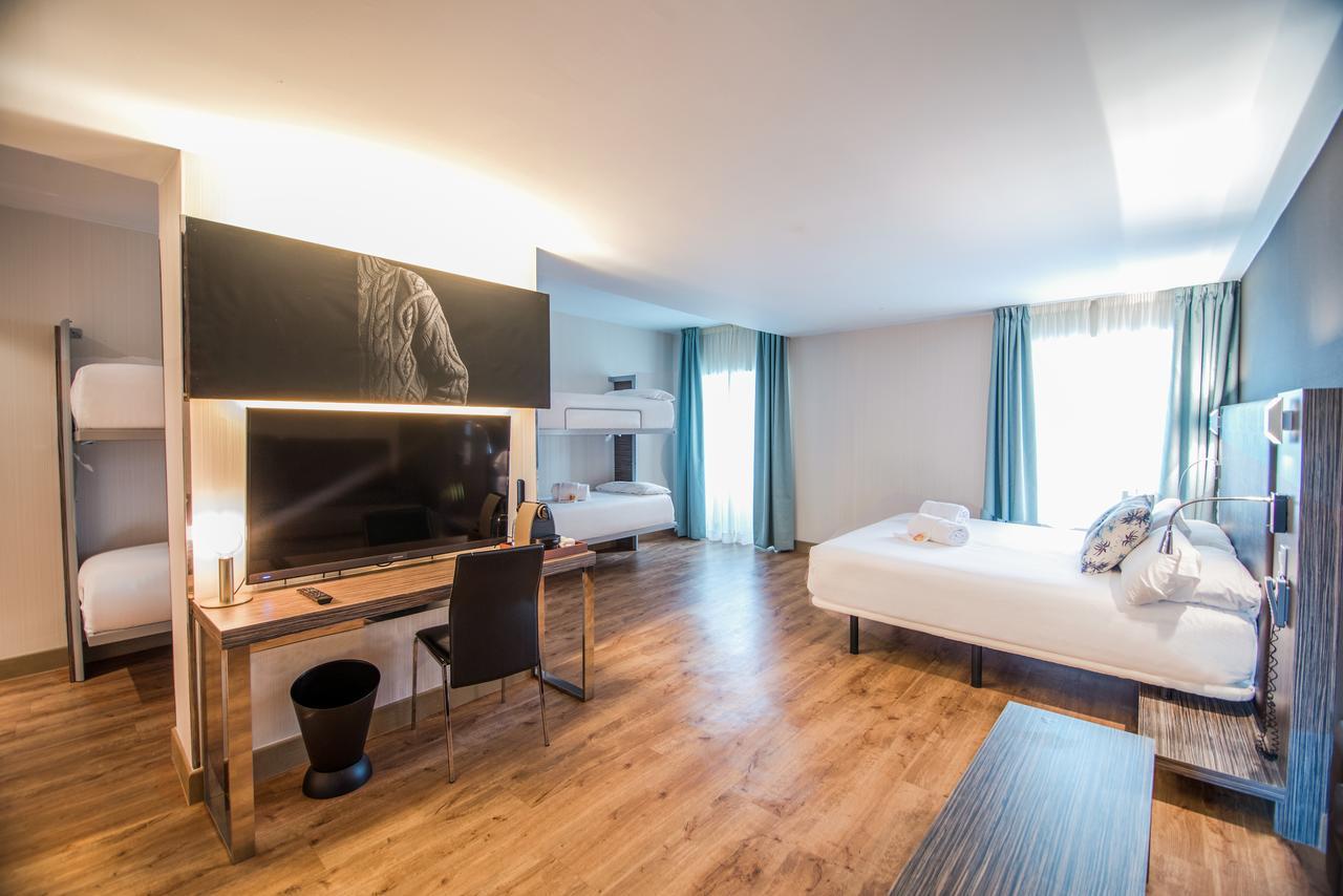 Hotel Petit Palace Santa Cruz 4*