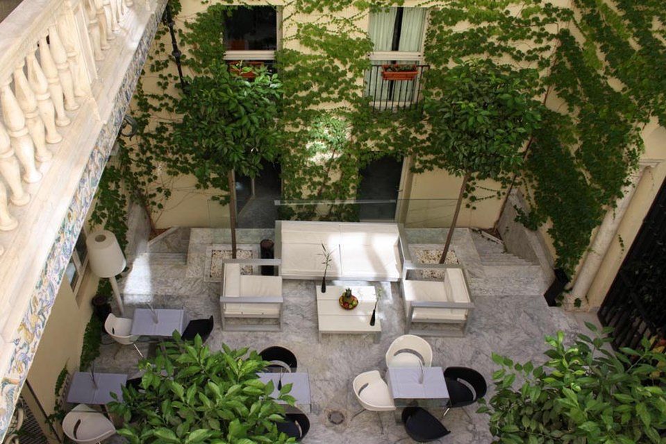Petit Palace Santa Cruz Hotel