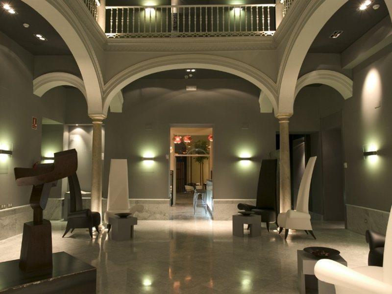 Petit Palace Santa Cruz 4*