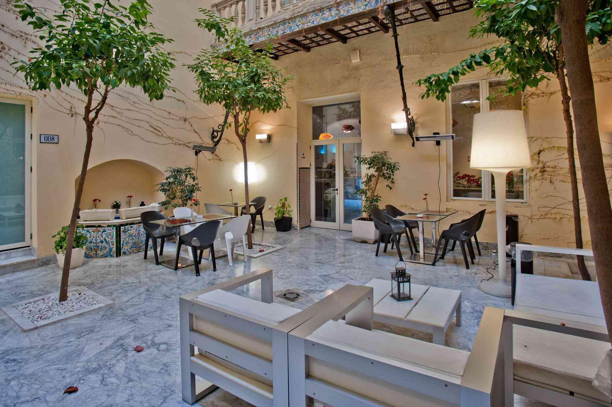 Hotel Petit Palace Santa Cruz 4*
